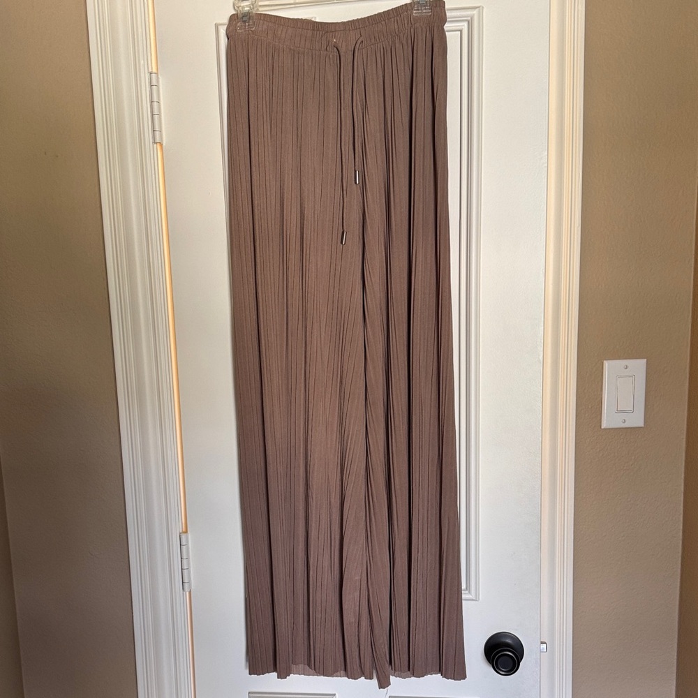 Wide leg pants
